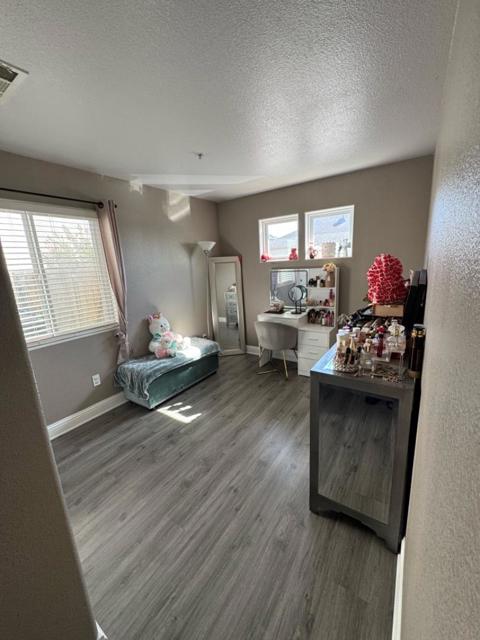 12500 Rogge Village Way, Salinas CA: https://media.crmls.org/mediaz/3d803c3e-e33e-4cc0-9a87-c87a1f50eca6.jpg