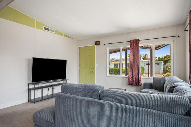 257 Laredo Drive, Palm Springs CA: https://media.crmls.org/mediaz/3d805baf-13f5-42ae-a9be-b431e6dd4a62.jpg