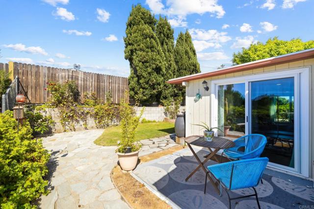 3560 Santa Maria Street, Oceanside CA: https://media.crmls.org/mediaz/3d80732c-68ac-481c-b8dd-80c5ab89c38f.jpg