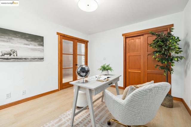 128 Alamo Sq, Alamo CA: https://media.crmls.org/mediaz/3d8140a7-037a-4682-945a-b3d41bb9d57c.jpg