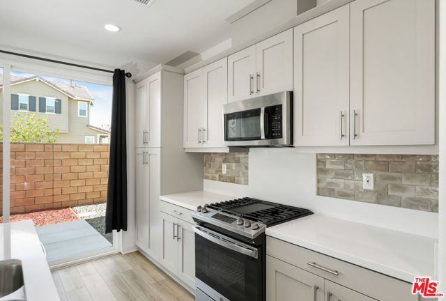 13889 Bell Way, Fontana CA: https://media.crmls.org/mediaz/3d8179b2-6a5f-4ecf-9362-99859db1d3a2.jpg
