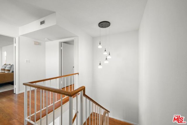 5840 Etiwanda Avenue, Tarzana CA: https://media.crmls.org/mediaz/3d819acf-d507-49b2-b793-f5bae3a4c28d.jpg