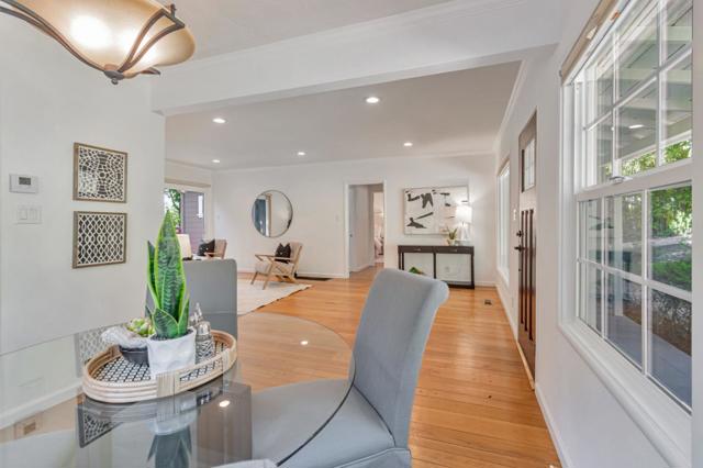 25 Overlake Court, Oakland CA: https://media.crmls.org/mediaz/3d81b83a-1545-4e75-9537-62b16bb3f51d.jpg