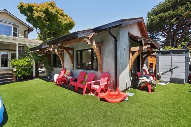 124 Glenview Street, Santa Cruz CA: https://media.crmls.org/mediaz/3d825de9-bfda-420d-bdd5-34d855eb6ffc.jpg