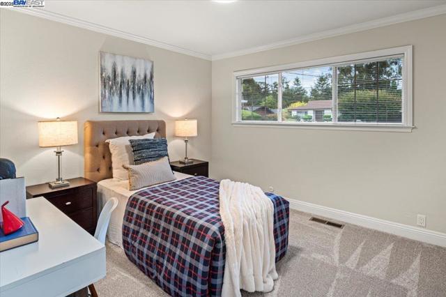 25631 Paul Ct, Hayward CA: https://media.crmls.org/mediaz/3d8294df-b397-448c-9e4a-88251786c3f3.jpg