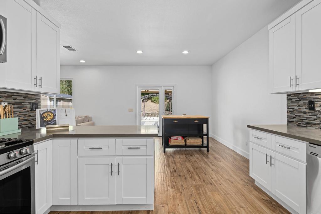 765 Avenida Abeja - photo 18