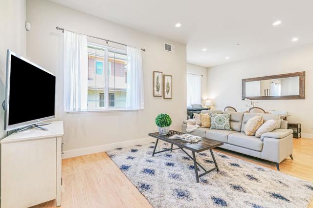1113 Trinity Lane, Palo Alto CA: https://media.crmls.org/mediaz/3d8329e4-c551-43b2-b686-1052ab385137.jpg