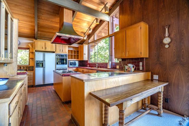 45 Ranch Road, Woodside CA: https://media.crmls.org/mediaz/3d834d2d-2dd4-4780-ac70-2c9651c7c19f.jpg