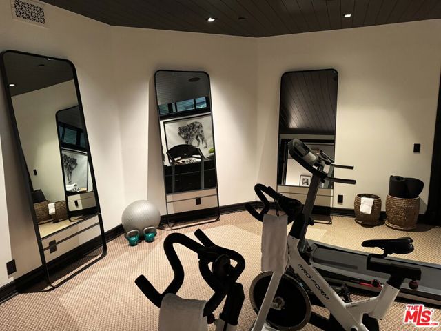 Image 33 of 43 For 888 Toulon Drive