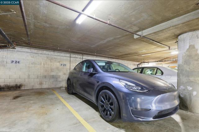 1700 Gough St, San Francisco CA: https://media.crmls.org/mediaz/3d8470e3-9e5f-4c1b-b3d9-395ee97020a5.jpg