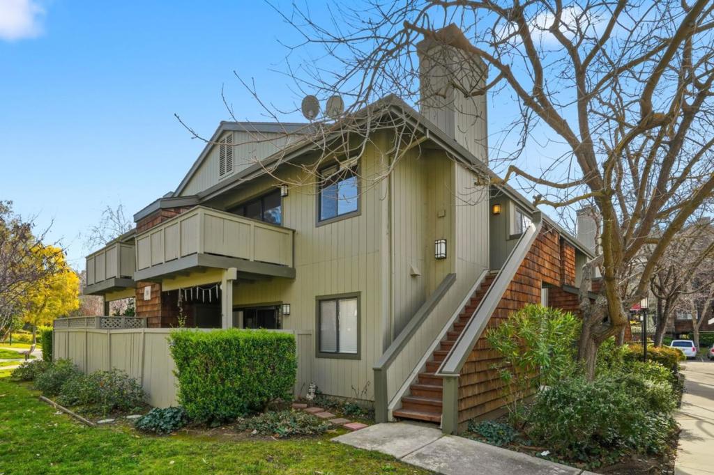 1615 La Terrace Circle