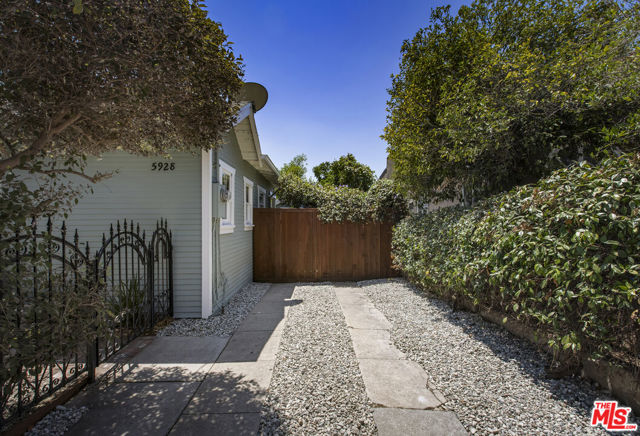 5928 Meridian Street, Los Angeles CA: https://media.crmls.org/mediaz/3d85db6f-32d1-4db1-bdef-87426bd9110f.jpg