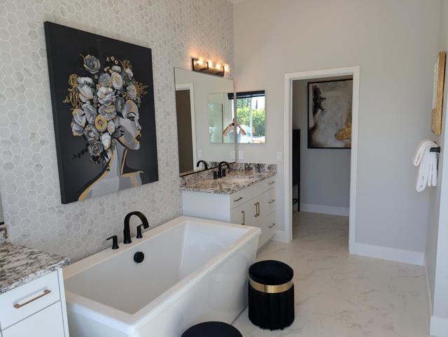 11210 Cottonwood Place, Saratoga CA: https://media.crmls.org/mediaz/3d861a75-6e1e-49da-ae56-17aca36de671.jpg