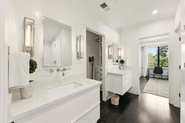 543 8th Avenue, Menlo Park CA: https://media.crmls.org/mediaz/3d8638e9-54f0-43d4-b955-74174e100f2b.jpg