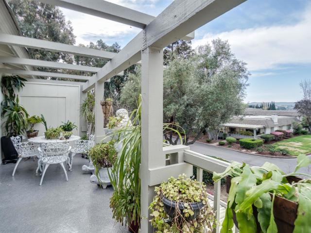 5437 Cribari Green, San Jose CA: https://media.crmls.org/mediaz/3d864c9a-d96f-4e67-984d-a9465139cf99.jpg