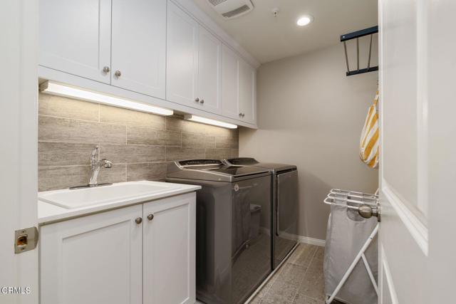 190 Chickasaw Street, Ventura CA: https://media.crmls.org/mediaz/3d868cab-acc0-4317-abb5-ec13ba208f50.jpg