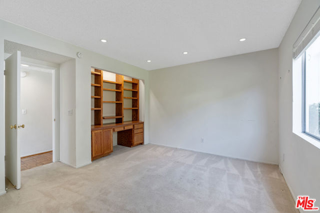 1943 Stonesgate Street, Westlake Village CA: https://media.crmls.org/mediaz/3d86dda2-7c93-4c29-8d28-8a1ffe826952.jpg