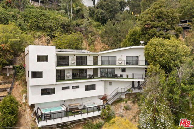 8514 Hillside Avenue, Los Angeles CA: https://media.crmls.org/mediaz/3d8736ed-6fe3-4d9b-a59f-ebed06763a21.jpg
