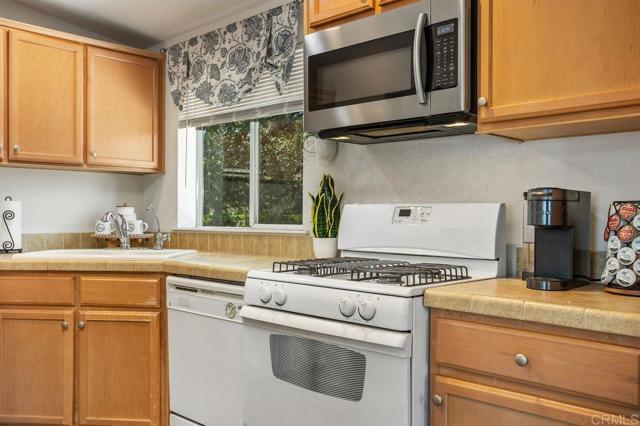 18218 Paradise Mountain Road, Valley Center CA: https://media.crmls.org/mediaz/3d8829d6-b476-46f7-a633-70de118f3320.jpg