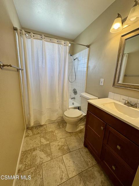 2014 Avenida Placida, Simi Valley CA: https://media.crmls.org/mediaz/3d886221-b3d9-4bcd-a19b-6e91e03c3f65.jpg