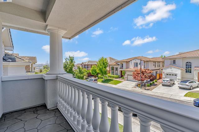 2734 E Sugar Hill Ter, Dublin CA: https://media.crmls.org/mediaz/3d88ac47-bd9e-4d41-a4c6-acaec41099f7.jpg