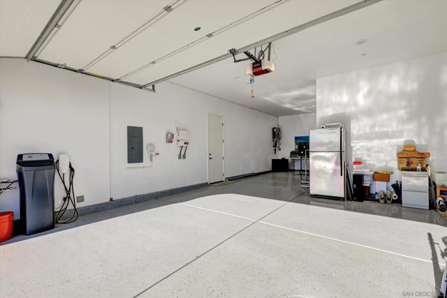 16231 Sunny Summit Dr, San Diego CA: https://media.crmls.org/mediaz/3d892737-9cbd-4dfc-85f2-74167d6bd0d7.jpg