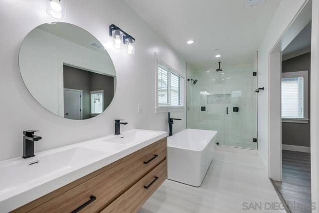 2476 Coolidge Ave, Los Angeles CA: https://media.crmls.org/mediaz/3d89dc20-e057-4c12-8b34-36c8663e4cbc.jpg