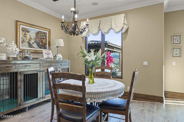 82 Queens Garden Drive, Thousand Oaks CA: https://media.crmls.org/mediaz/3d89e177-8d1d-4d6c-b4e3-cc4b629c2111.jpg