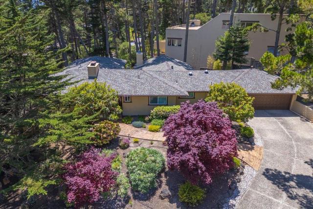 1 Windsor Rise, Monterey CA: https://media.crmls.org/mediaz/3d8ad9e9-ad04-4cee-917e-b55b3568d341.jpg