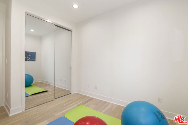 1741 S S Marvin Ave, Los Angeles CA: https://media.crmls.org/mediaz/3d8b503e-a0ee-4af0-9dd5-9d215f5cadc0.jpg