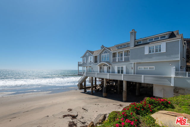 31656 Sea Level Drive, Malibu CA: https://media.crmls.org/mediaz/3d8bf4c2-1720-4aa1-9c47-c6c2aabec9dc.jpg