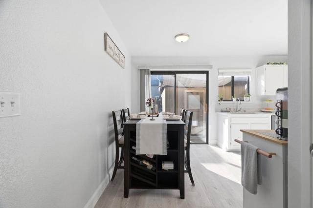 251 Gibson Drive, Hollister CA: https://media.crmls.org/mediaz/3d8cbc10-50ee-4f17-bb23-1f892e74de51.jpg