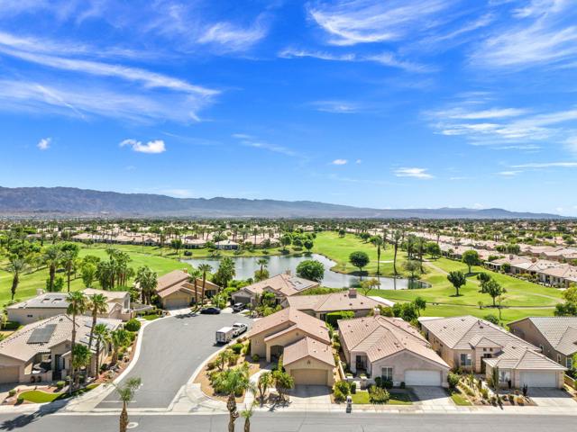 44718 Alexandria Vale, Indio CA: https://media.crmls.org/mediaz/3d8e1593-0cc8-42e4-82ce-4f51eb5dee94.jpg