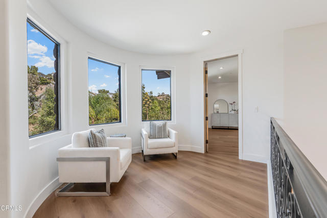 265 W Kelly Road, Thousand Oaks CA: https://media.crmls.org/mediaz/3d8e1ba6-fa95-4ace-bdc5-abf10e38a23e.jpg