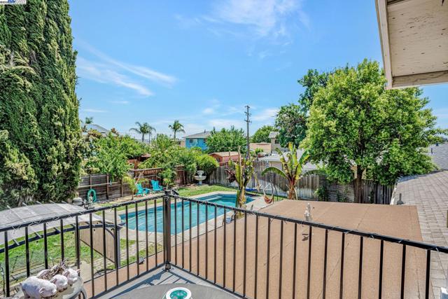 360 Calmace Dr, Dixon CA: https://media.crmls.org/mediaz/3d8e2c15-1584-42be-8ad6-59372dcf92ea.jpg