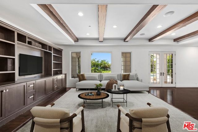 16718 Via Pacifica, Pacific Palisades CA: https://media.crmls.org/mediaz/3d8e3345-bad1-4663-9af8-2d9454f113b5.jpg