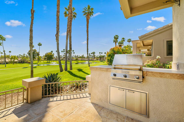 38960 Gladiolus Lane, Palm Desert CA: https://media.crmls.org/mediaz/3d8e8a0b-fd0a-4b62-9767-3125a377fd20.jpg