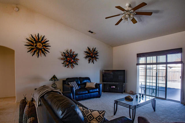 1224 Red Sea Avenue, Thermal CA: https://media.crmls.org/mediaz/3d8e8e77-88a4-4cdb-8932-32ac8c098054.jpg