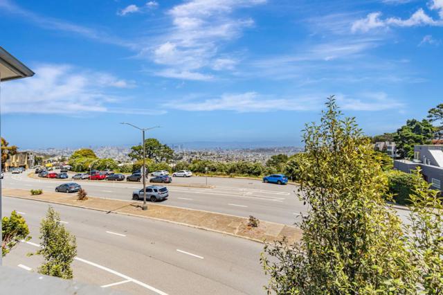 200 Portola Drive, San Francisco CA: https://media.crmls.org/mediaz/3d8f5f05-21c9-49b4-a7b1-6e0f05d7eafa.jpg