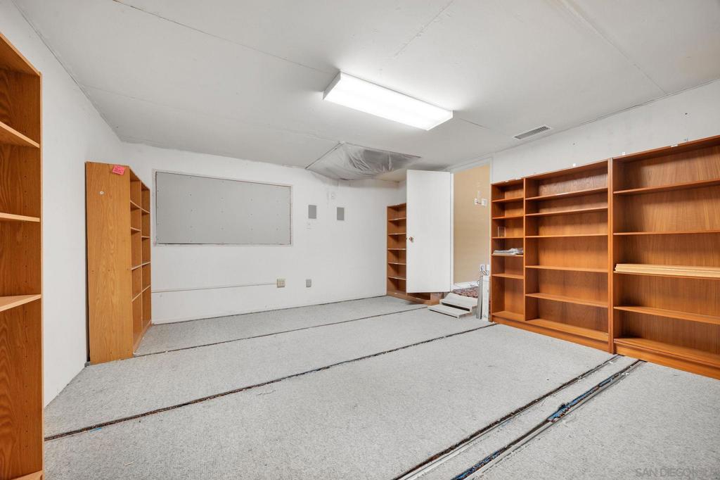 4560 Miami Way - photo 14