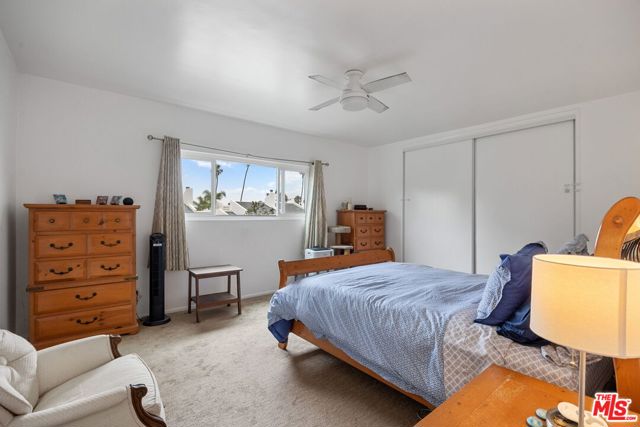 938 20th Street, Santa Monica CA: https://media.crmls.org/mediaz/3d8f8fd8-ef09-4605-875e-ef81e3e33cc8.jpg
