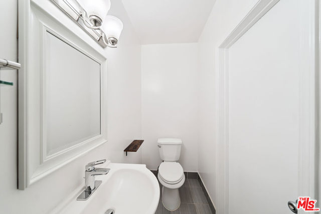 7926 Fountain Avenue photo 12