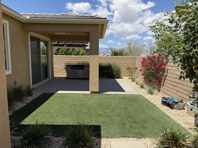39912 Felicita Parkway, Palm Desert CA: https://media.crmls.org/mediaz/3d901605-fe93-44e1-8ed8-8a2ace6b00ee.jpg