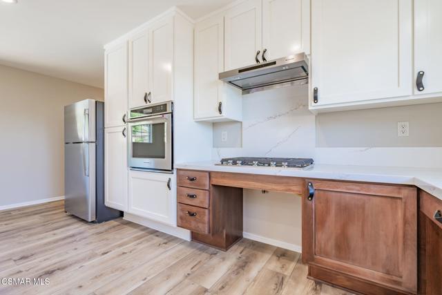 3242 Hereford Court, Simi Valley CA: https://media.crmls.org/mediaz/3d905d88-c49b-4b88-8a34-6213e132e5cf.jpg