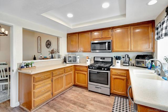 15628 Via Marchena, San Diego CA: https://media.crmls.org/mediaz/3d90beb8-c3ce-41ae-81fc-8d10bae3c751.jpg