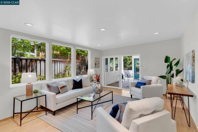 81 MAPLE LANE, Walnut Creek CA: https://media.crmls.org/mediaz/3d90d5a7-7d7b-48f8-a46a-6ab212c20d9a.jpg