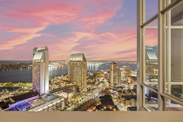 550 Front St, San Diego CA: https://media.crmls.org/mediaz/3d90fbbb-ad3d-4bf1-9d30-b78e6bbf53f2.jpg