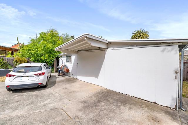 129 Sunnyside Avenue, Santa Cruz CA: https://media.crmls.org/mediaz/3d9208bb-c86d-4ff2-bb75-f72993897260.jpg