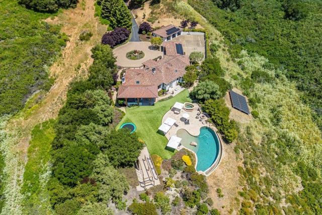 25926 Puerta Del Cajon, Monterey CA: https://media.crmls.org/mediaz/3d921492-c438-4a9e-a60d-4d0444bb7e48.jpg