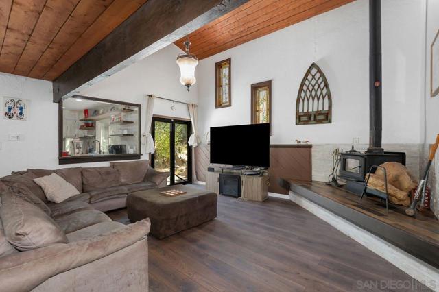 8141 Pine Blvd, Pine Valley CA: https://media.crmls.org/mediaz/3d92180c-cf37-4930-913f-097397580ac1.jpg